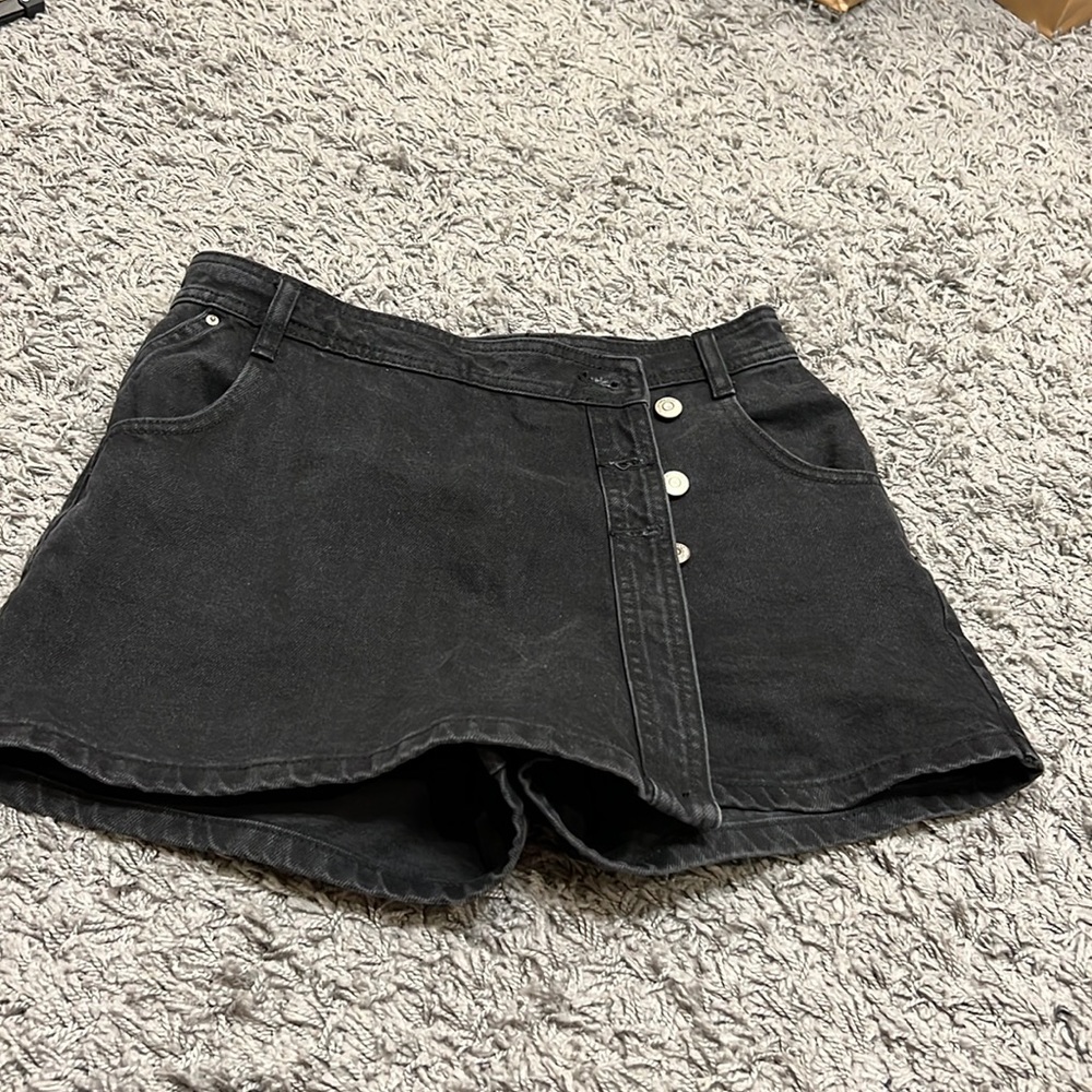 Jeans short. Item has been worn 1 time. item in excellent condition